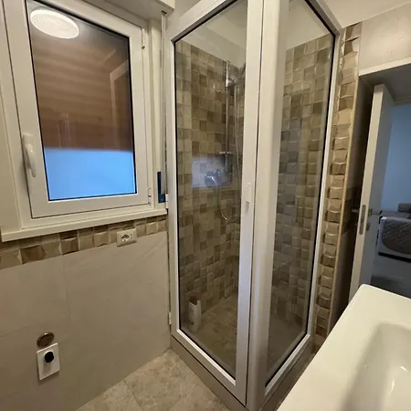 לינה וארוחת בוקר Sofia 3*